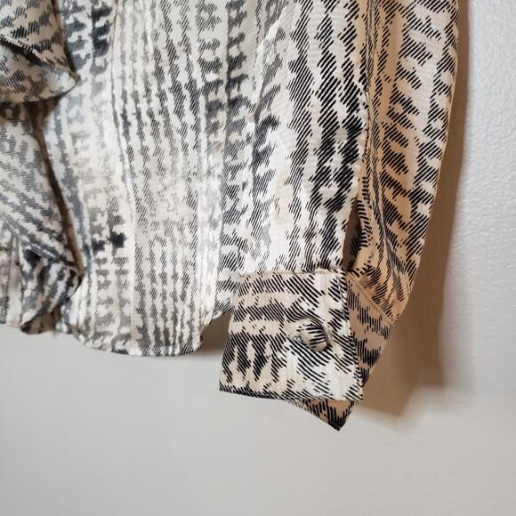 NWOT Coldwater Creek Silky Houndstooth Blouse with Ruffles Size Small (6-8) - Picture 5 of 9